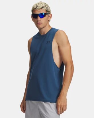 Tílko s výstřihem na levé straně hrudníku